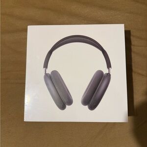 Apple AirPods Max Over-Ear Headphones - Gray